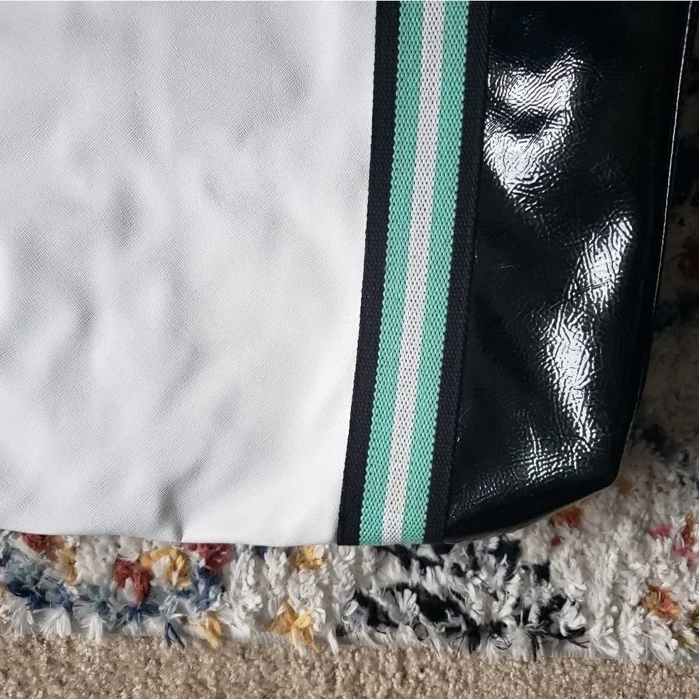 NINE West White Tote Bag with Small Purse Set Like New